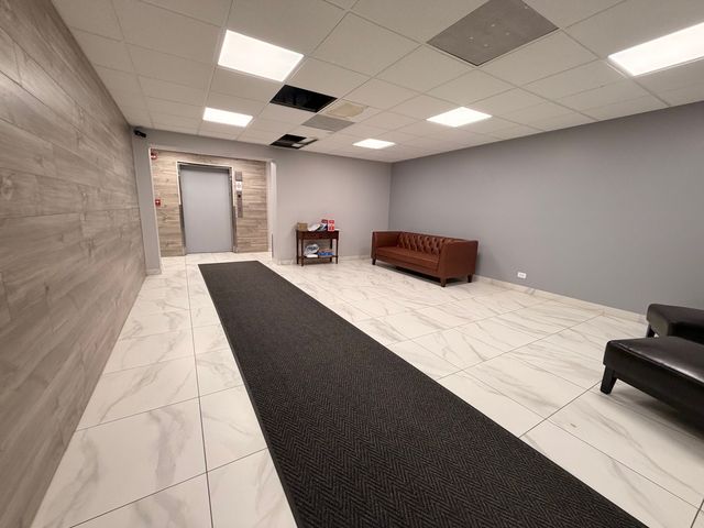 1551 Ashland Avenue 205, Des Plaines, IL 60016