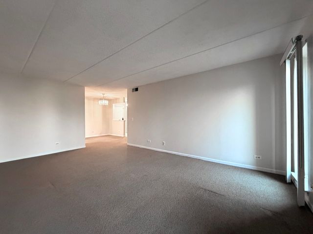 1551 Ashland Avenue 205, Des Plaines, IL 60016