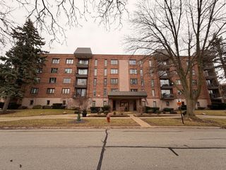 1551 Ashland Avenue 205, Des Plaines, IL 60016