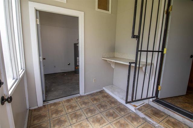 910 Fall Street, Lake Charles, LA 70601