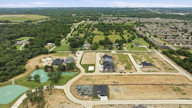 4125 W 113th Place, Jenks, OK 74037