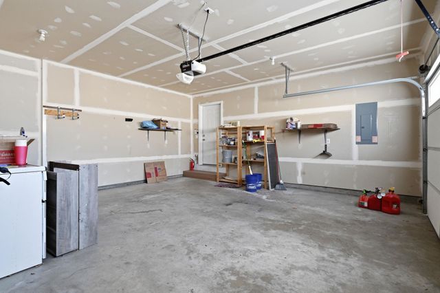 719 E B St, Deer Park, WA 99006