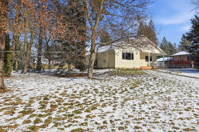 719 E B St, Deer Park, WA 99006