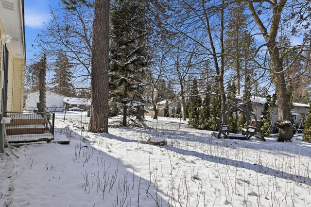 719 E B St, Deer Park, WA 99006