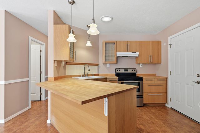 719 E B St, Deer Park, WA 99006