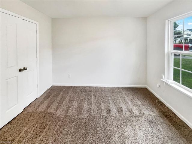 4832 Old Towne Village Circle, Winston-salem, NC 27040