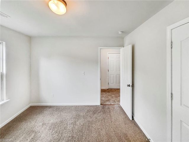 4832 Old Towne Village Circle, Winston-salem, NC 27040