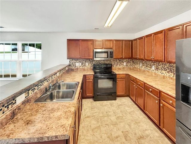 4832 Old Towne Village Circle, Winston-salem, NC 27040