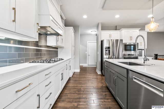 18363 Lake Circle, Elkhorn, NE 68022