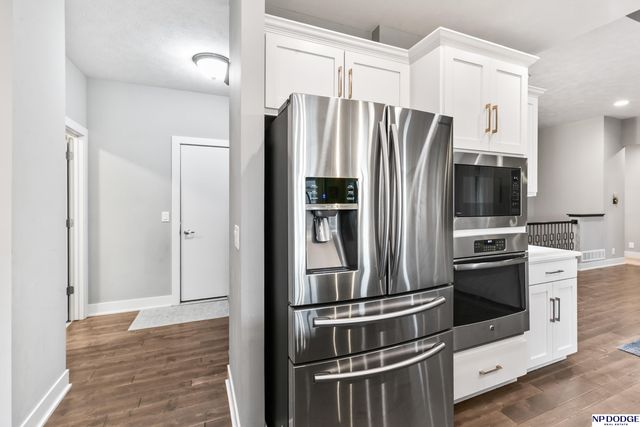 18363 Lake Circle, Elkhorn, NE 68022