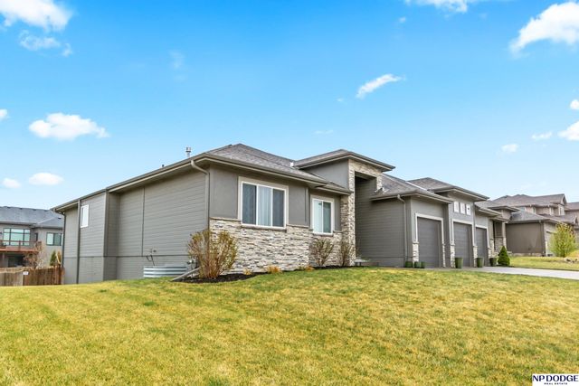 18363 Lake Circle, Elkhorn, NE 68022