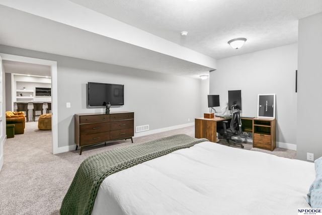 18363 Lake Circle, Elkhorn, NE 68022