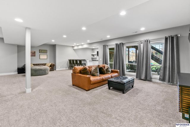 18363 Lake Circle, Elkhorn, NE 68022