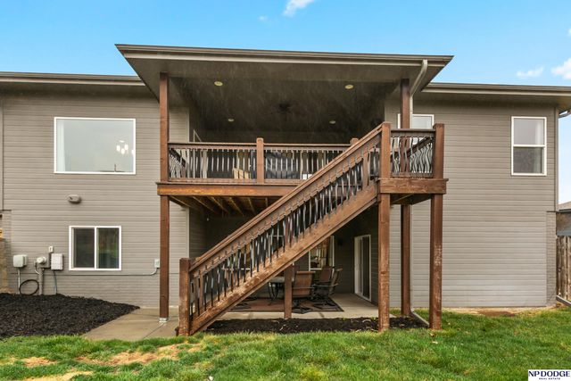 18363 Lake Circle, Elkhorn, NE 68022