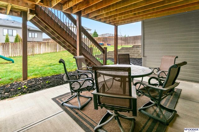 18363 Lake Circle, Elkhorn, NE 68022