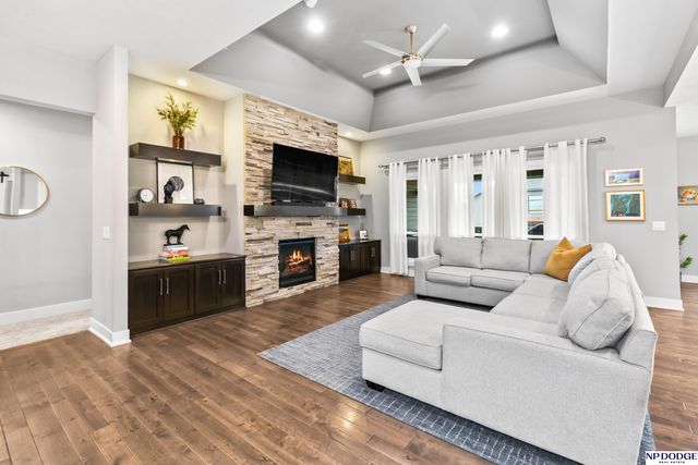 18363 Lake Circle, Elkhorn, NE 68022