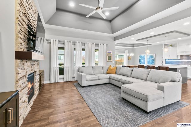 18363 Lake Circle, Elkhorn, NE 68022