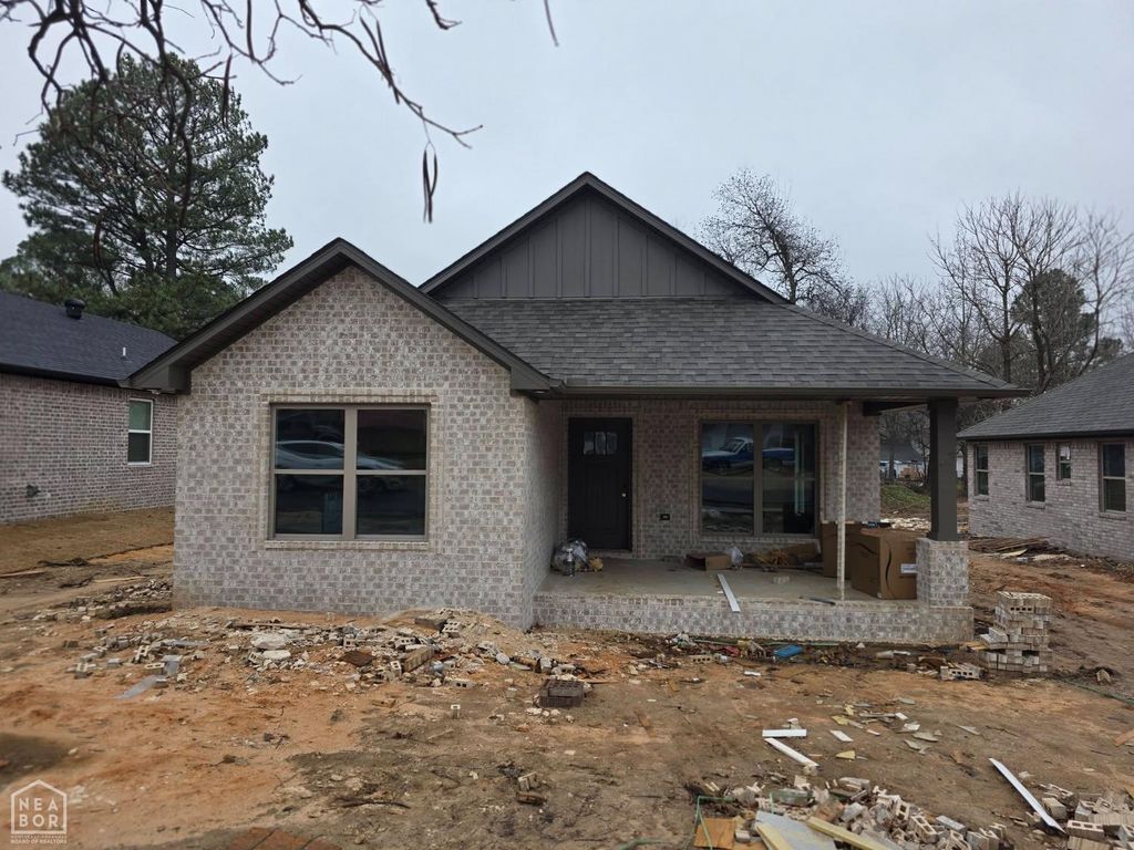 802 N 3rd Street, Paragould, AR 72450