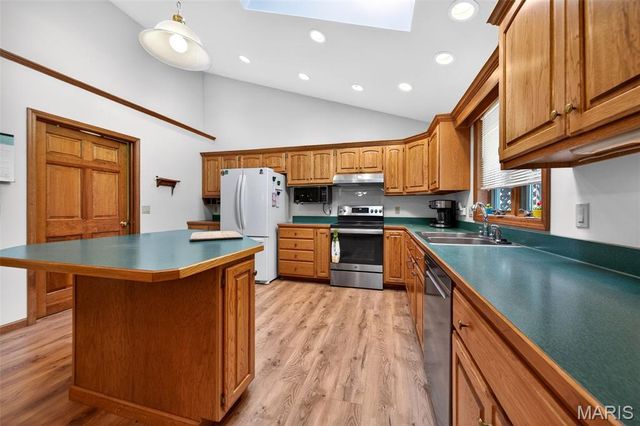 101 Hilltop Court, Washington, MO 63090