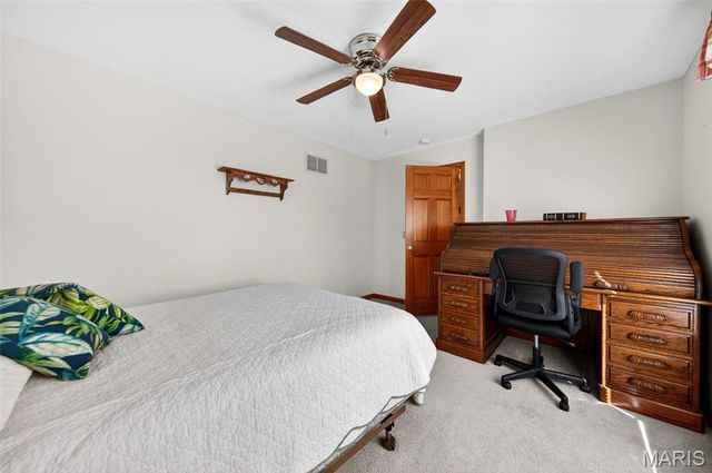 101 Hilltop Court, Washington, MO 63090