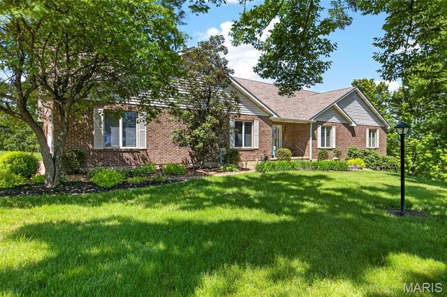 101 Hilltop Court, Washington, MO 63090