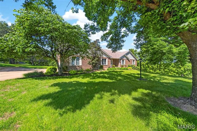 101 Hilltop Court, Washington, MO 63090