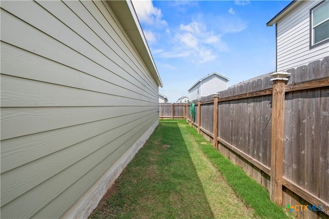 649 Marty Allen Loop, Jarrell, TX 76537