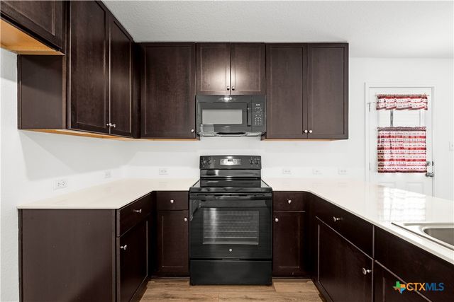 649 Marty Allen Loop, Jarrell, TX 76537