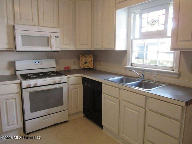 1616 Gordon Avenue, Biloxi, MS 39531