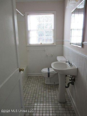 1616 Gordon Avenue, Biloxi, MS 39531