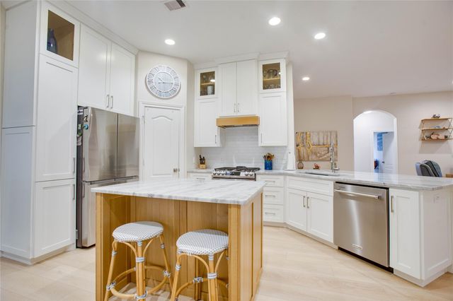 30 Fraiser Fir Place, Spring, TX 77389