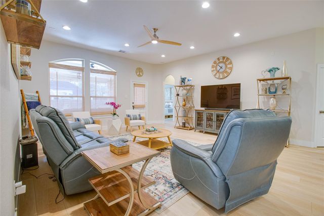 30 Fraiser Fir Place, Spring, TX 77389