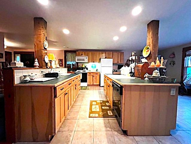 9 Templeton Turnpike, Fitzwilliam, NH 03447