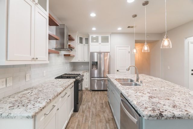50 Tidwillow Place, Tomball, TX 77375