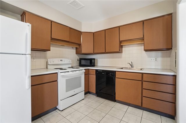 2230 S Patterson Boulevard 26, Kettering, OH 45409