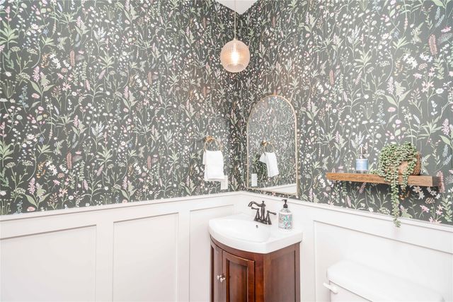 15008 Madison Avenue, Urbandale, IA 50323