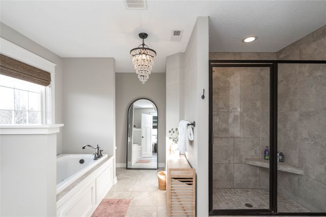 15008 Madison Avenue, Urbandale, IA 50323