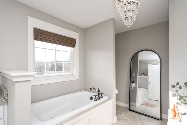 15008 Madison Avenue, Urbandale, IA 50323