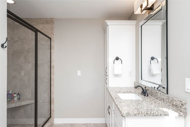 15008 Madison Avenue, Urbandale, IA 50323