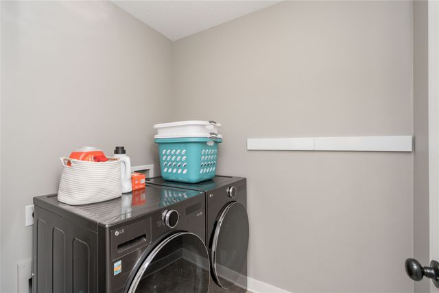 15008 Madison Avenue, Urbandale, IA 50323