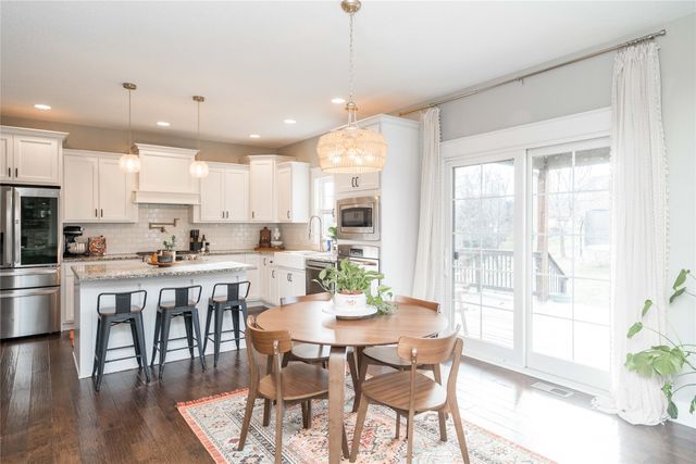 15008 Madison Avenue, Urbandale, IA 50323