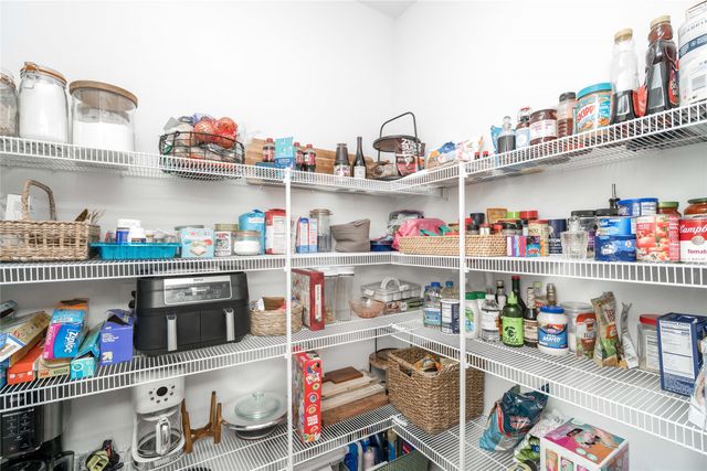 15008 Madison Avenue, Urbandale, IA 50323