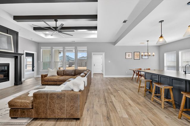 5809 Val Verde Dr, Midland, TX 79707