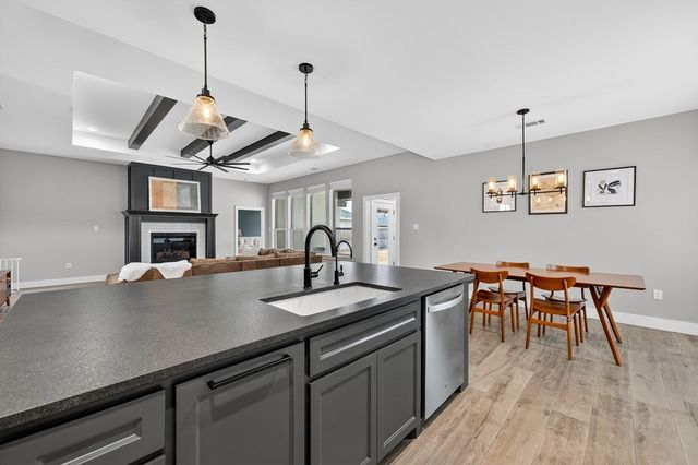 5809 Val Verde Dr, Midland, TX 79707