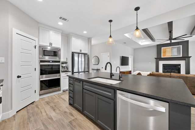 5809 Val Verde Dr, Midland, TX 79707