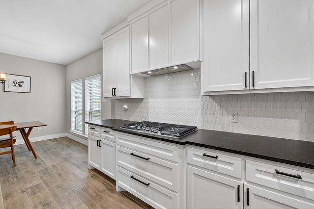 5809 Val Verde Dr, Midland, TX 79707