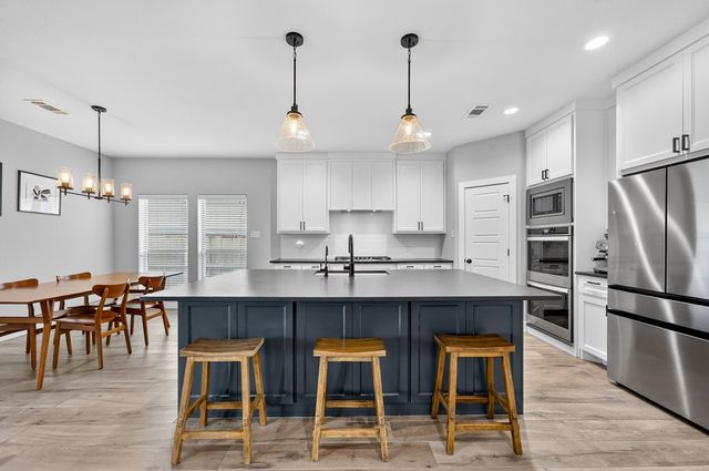 5809 Val Verde Dr, Midland, TX 79707