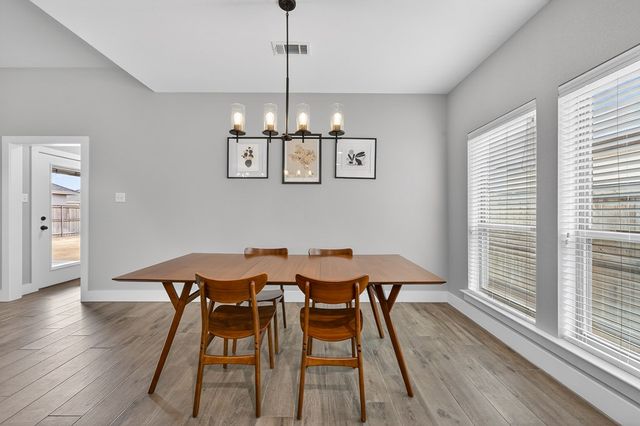 5809 Val Verde Dr, Midland, TX 79707