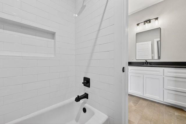 5809 Val Verde Dr, Midland, TX 79707