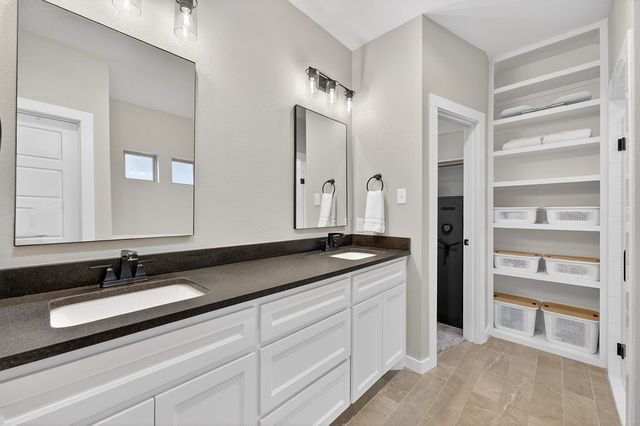 5809 Val Verde Dr, Midland, TX 79707